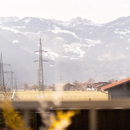 Homy Alpine Panorama Apartment *